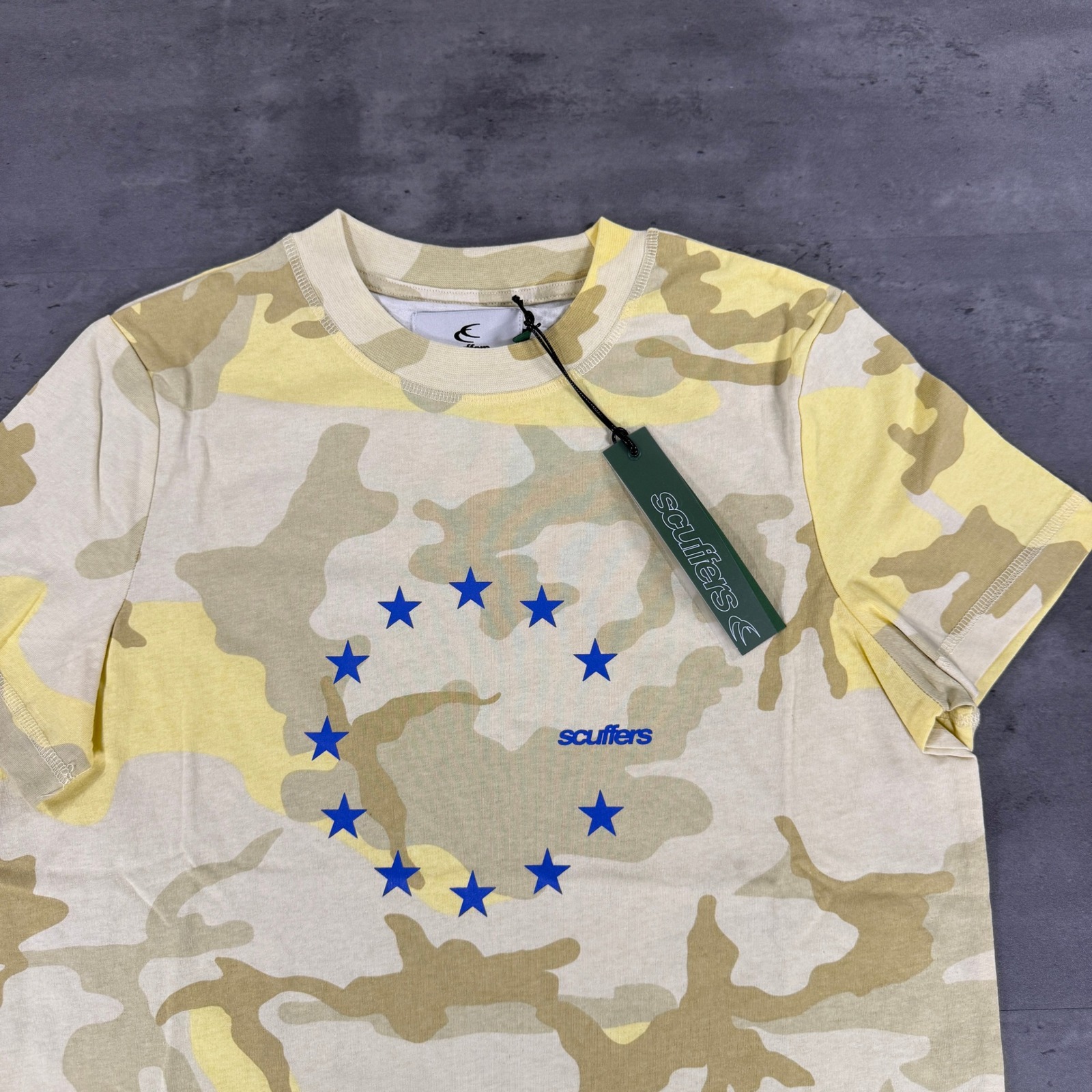 Scuffers T-Shirt Mens S Ea Yellow Camo Blue Star Graphic Heavyweight New — image 2 of 8